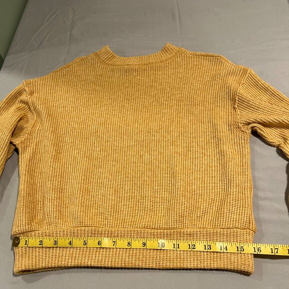 Lush Gold Sweater - Picture 5 of 5